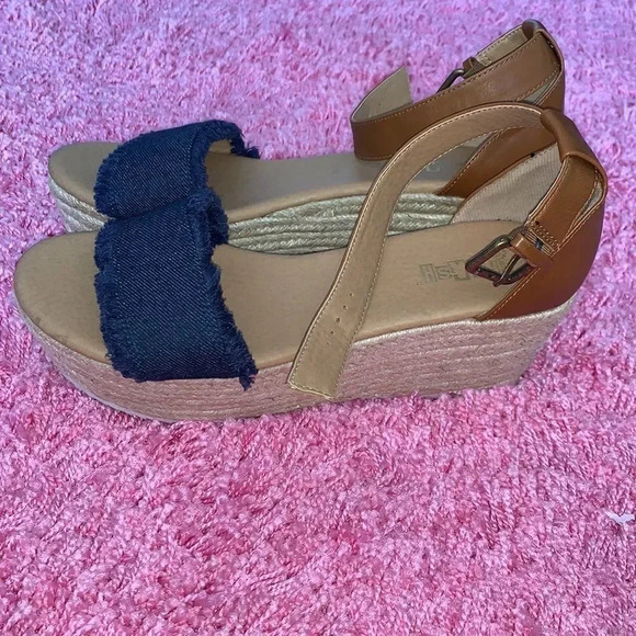 Brash Straw Espedrille Wedges - Picture 1 of 5